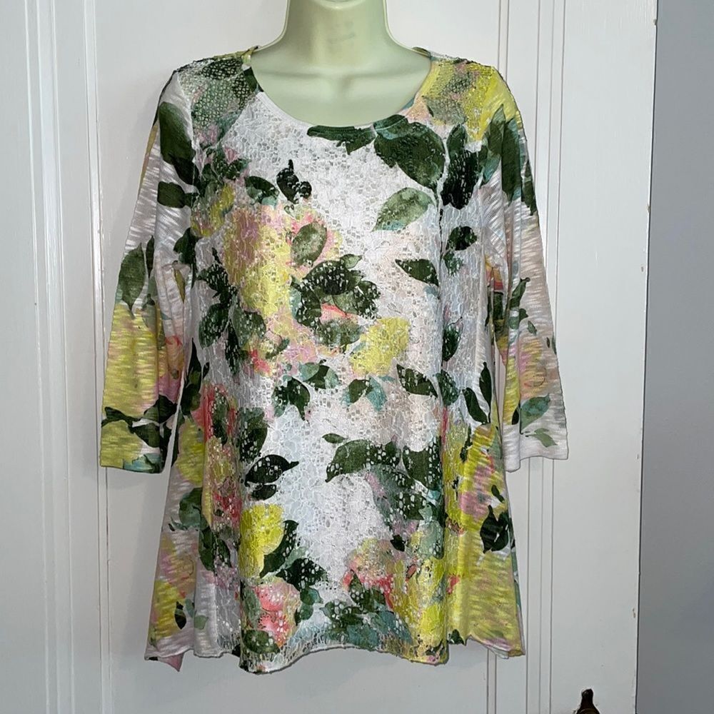 NWT Melissa Paige Petite white, pink, green & yellow floral tunic type blouse